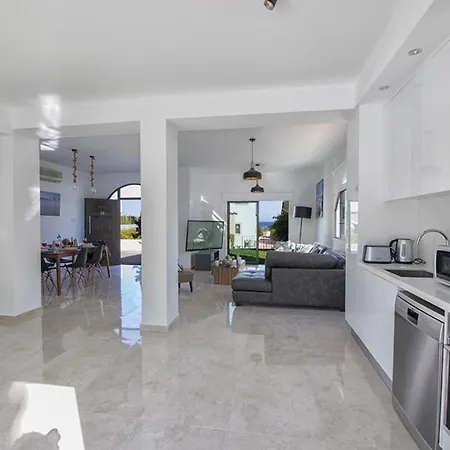 Imagine Your Family Renting A Luxury Holiday Close To Protaras' Main Attractions, 1217 Vilă Protaras